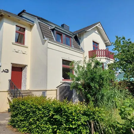 Monteurzimmer Bei Der Gaertnerei Gruenendeich Exterior photo