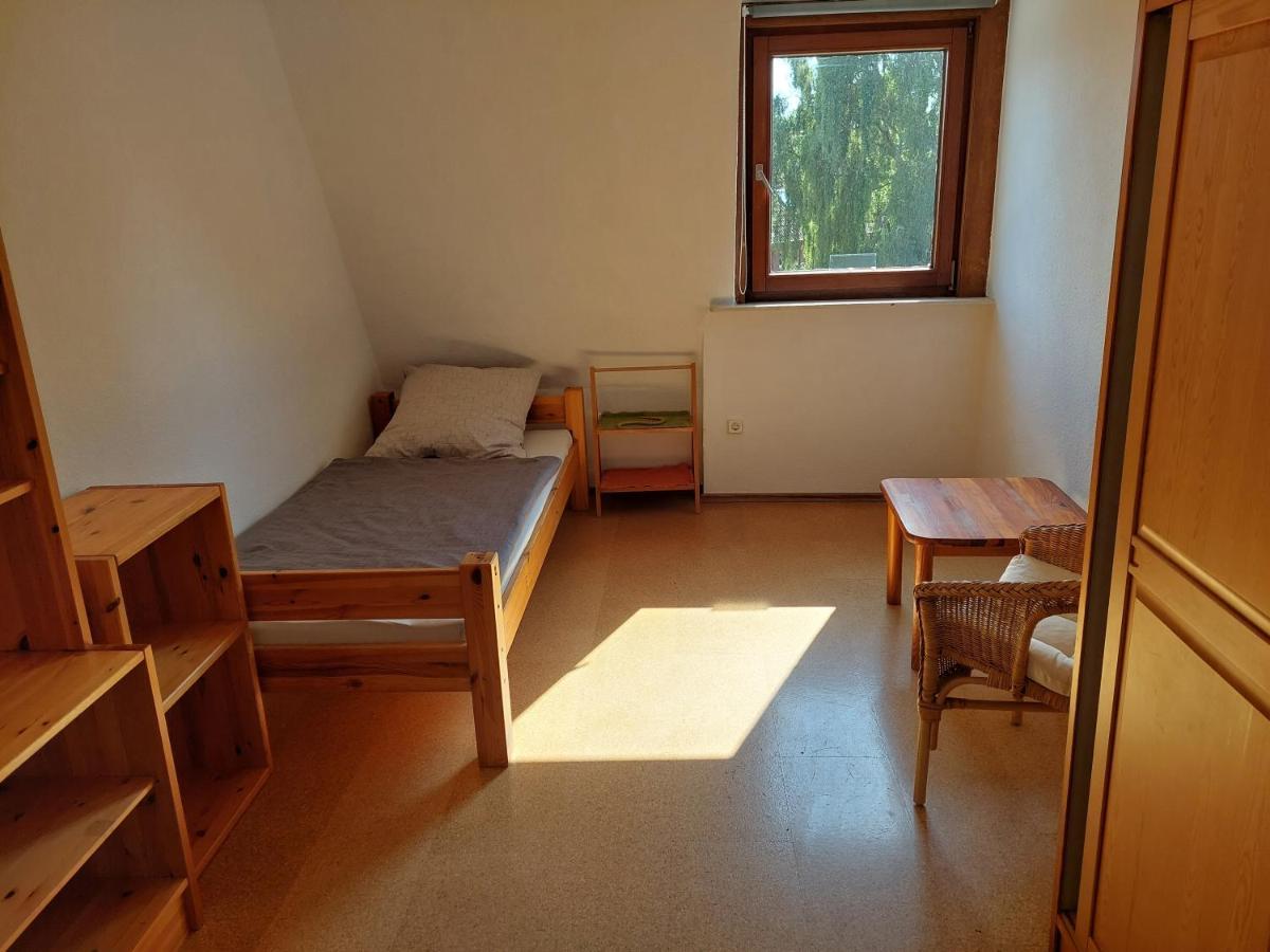 Apartment Monteurzimmer Bei Der Gaertnerei *
